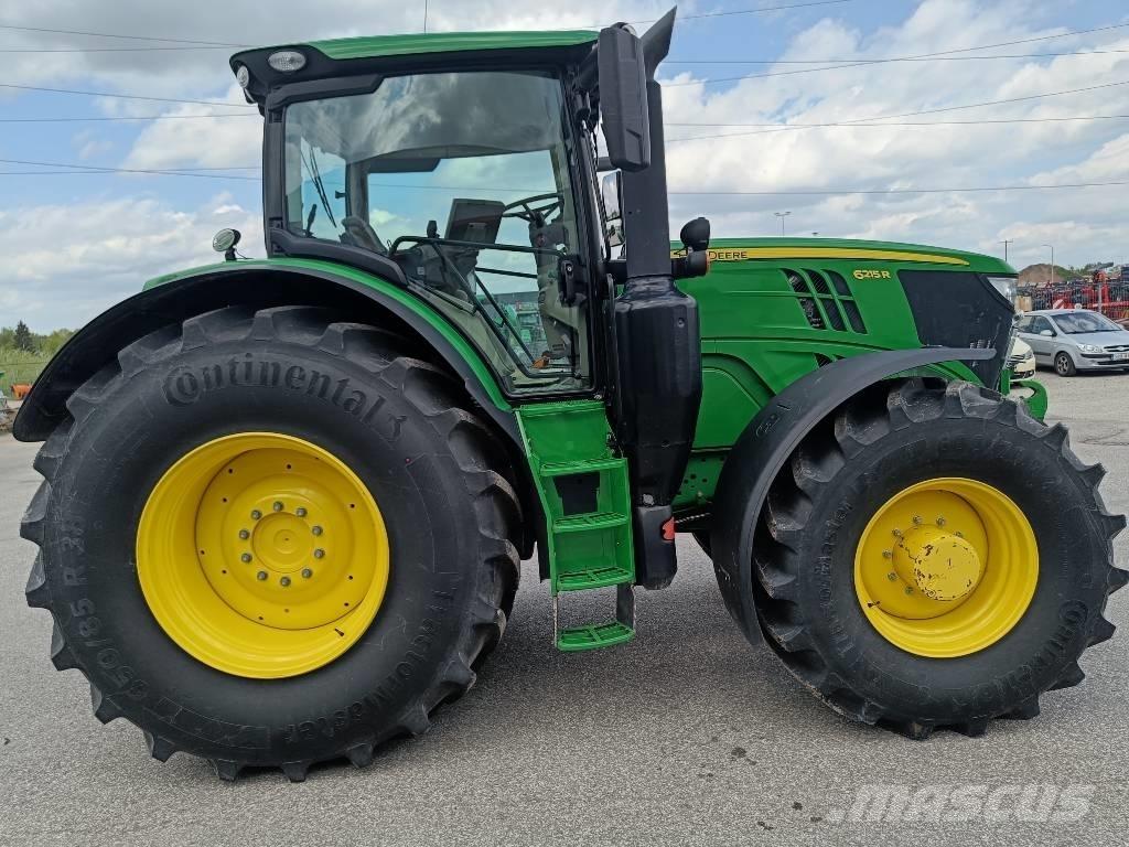 John Deere 6215 R Traktorit