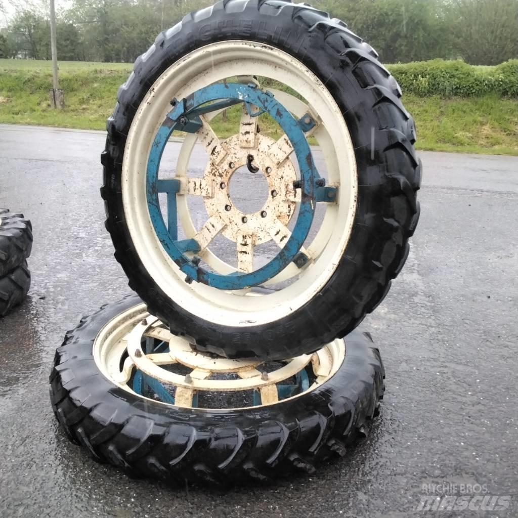 Michelin 230/95R44 Renkaat ja vanteet
