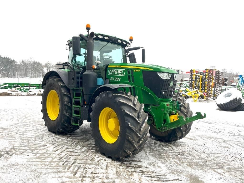 John Deere 6250 R Traktorit