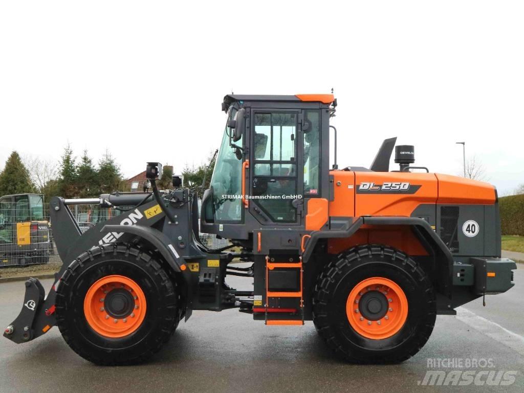 Develon DL 250-7 Pyöräkuormaajat
