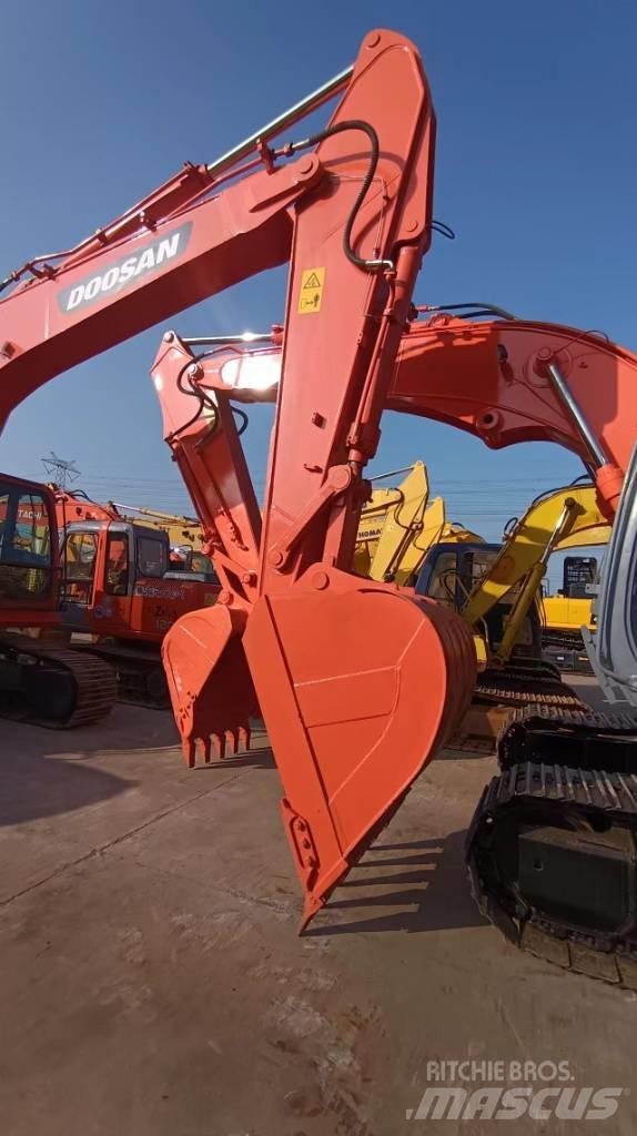 Doosan DX 300 LC Telakaivukoneet