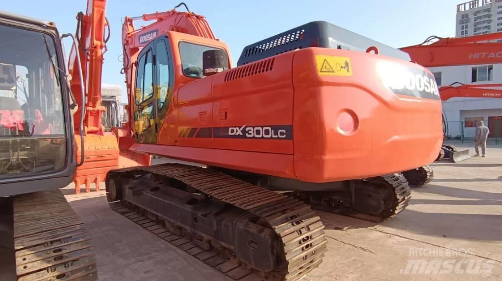 Doosan DX 300 LC Telakaivukoneet