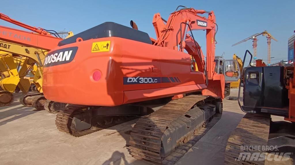 Doosan DX 300 LC Telakaivukoneet