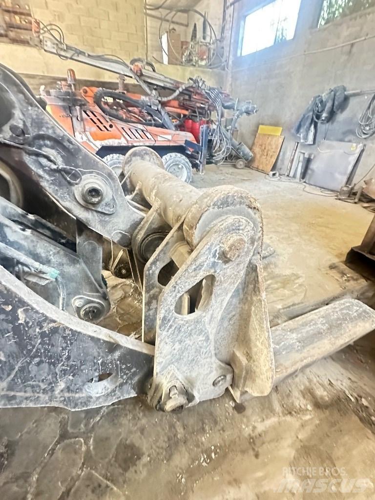 Volvo L 220 E Pyöräkuormaajat