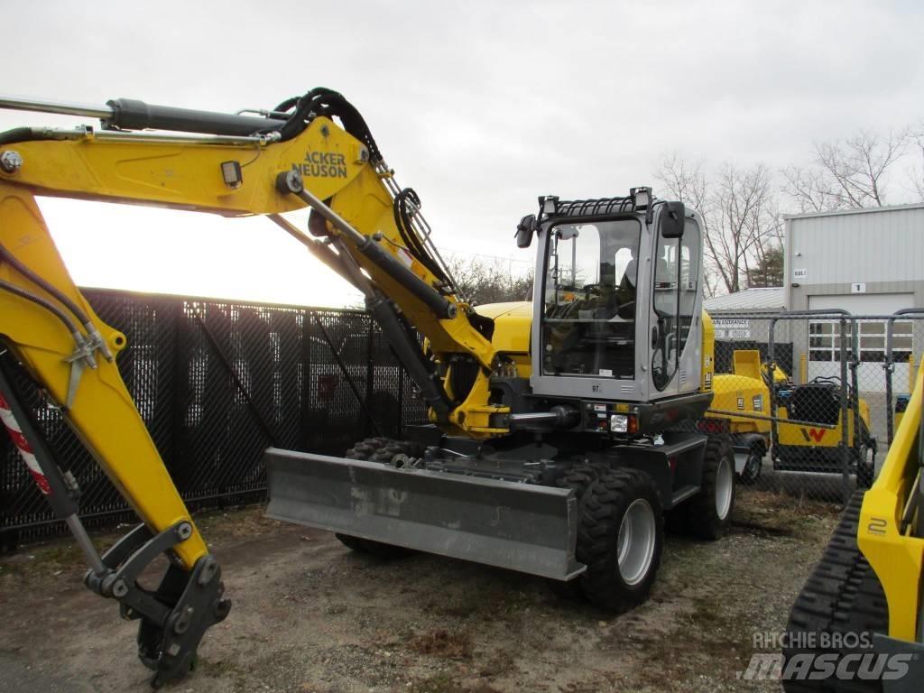 Wacker Neuson EW 100 Pyöräkaivukoneet