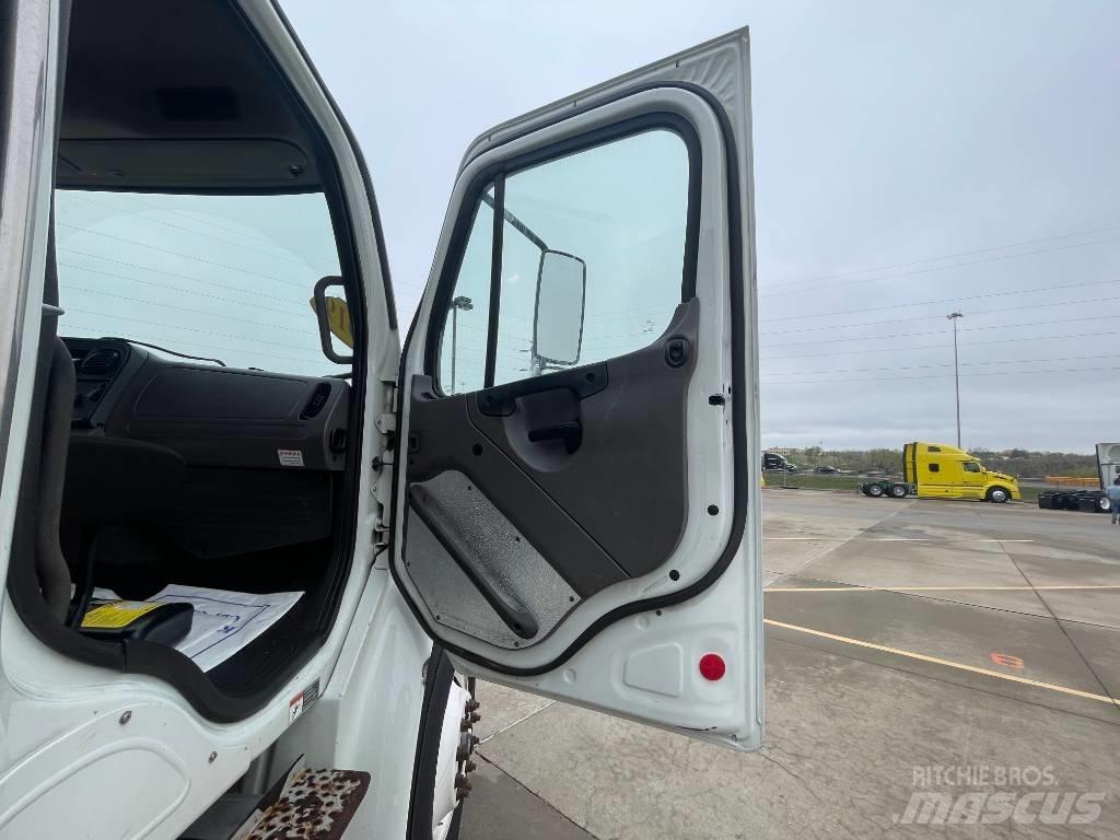 Freightliner M 106 Lava-kuorma-autot