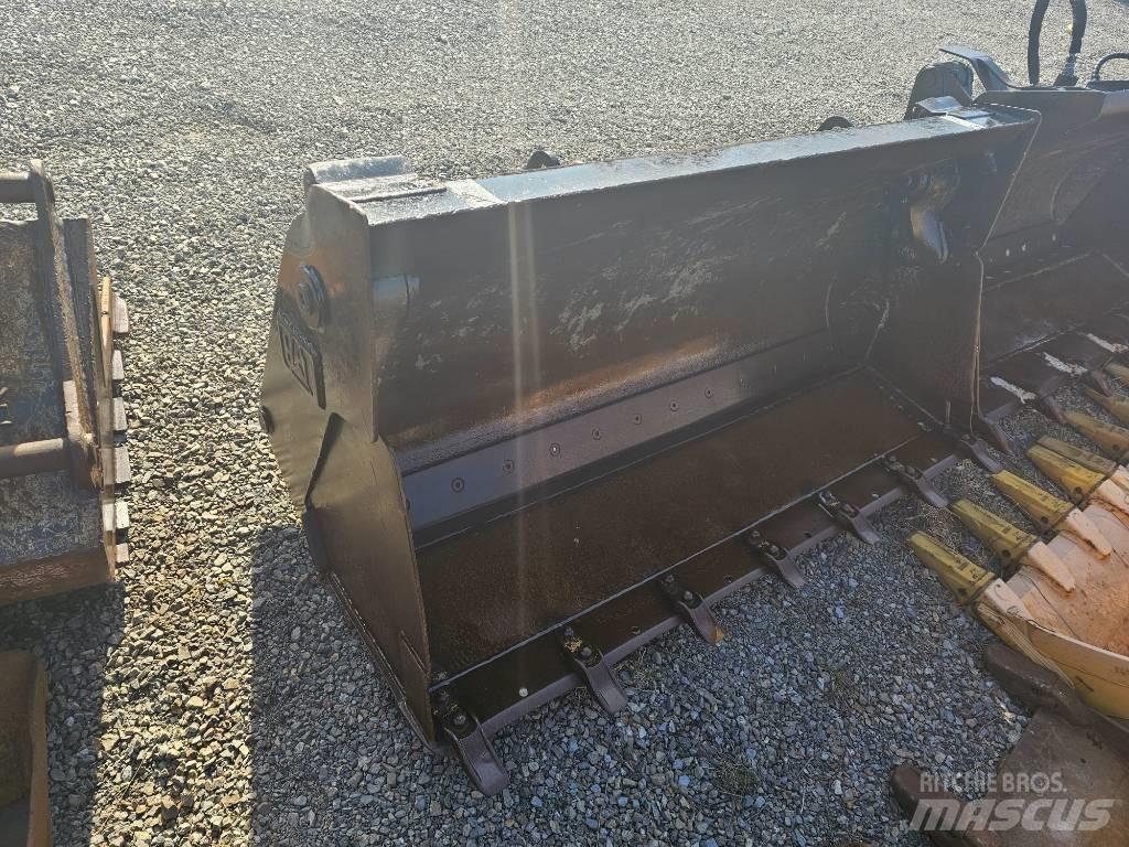 CAT 906 M Pyöräkuormaajat