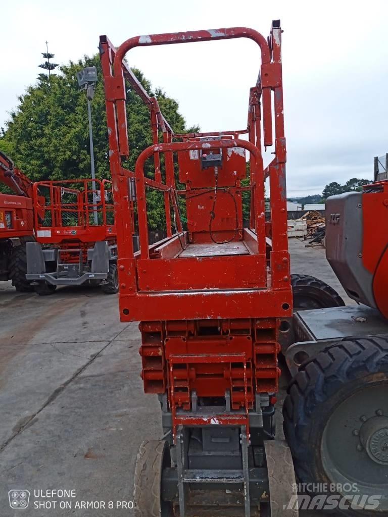 JLG 2630 ES Saksilavat