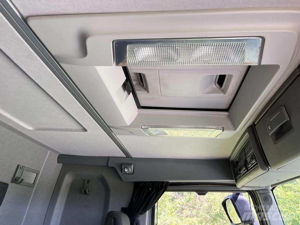 Renault Kerax 6x4 Kappaletavaranosturit