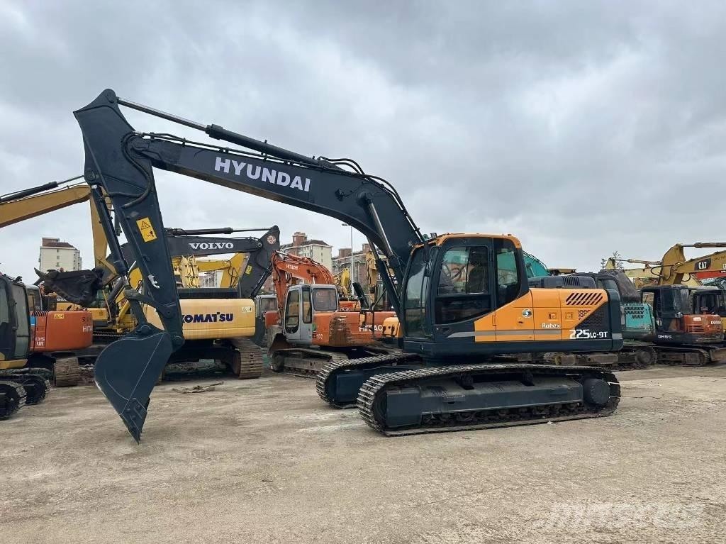 Hyundai 225 LC-9T Telakaivukoneet