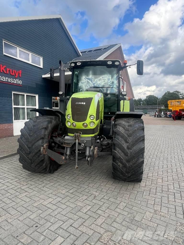 CLAAS Arion 640 Cis Traktorit