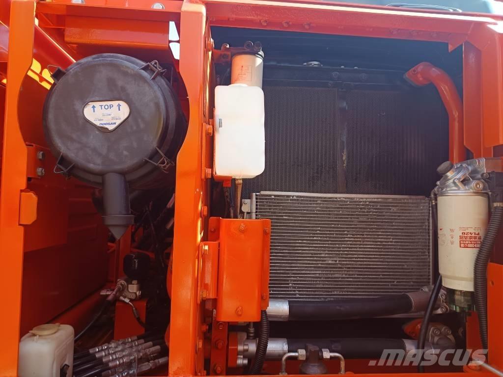 Doosan DX 150 LC Telakaivukoneet