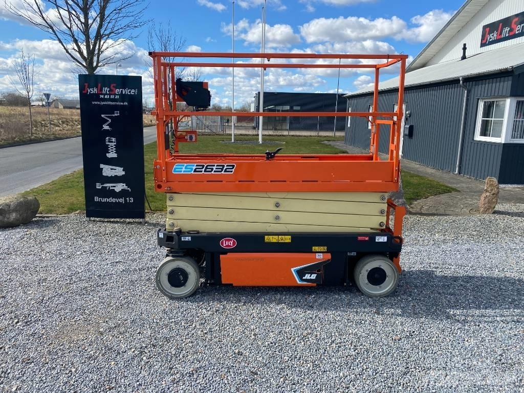 JLG ES 2632 Saksilavat