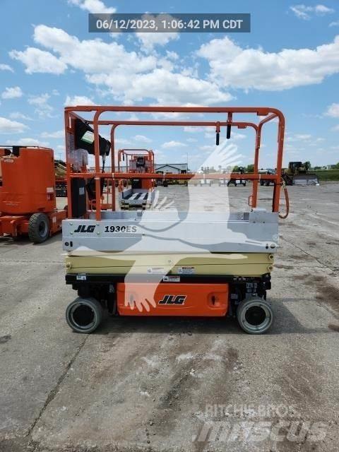 JLG 1930ES Saksilavat