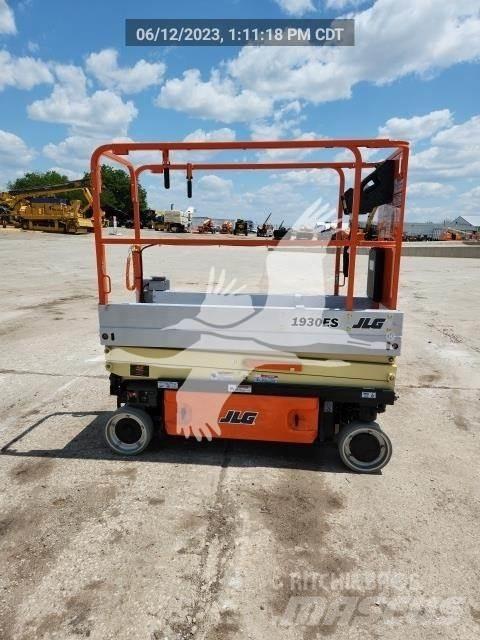 JLG 1930ES Saksilavat