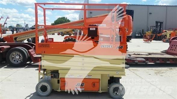 JLG 2632ES Saksilavat