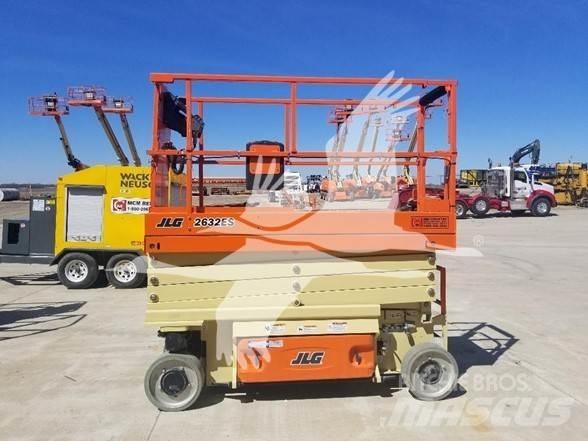 JLG 2632ES Saksilavat