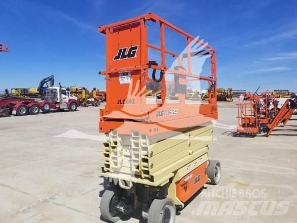 JLG 2632ES Saksilavat