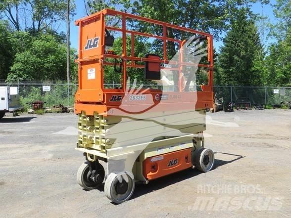JLG 2632ES Saksilavat