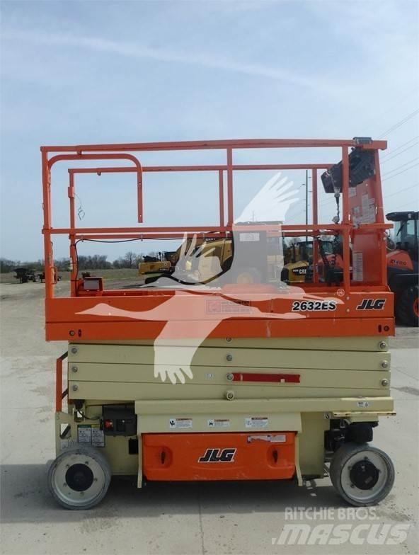 JLG 2632ES Saksilavat
