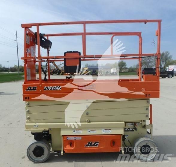 JLG 2632ES Saksilavat