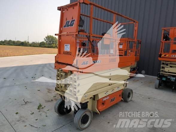 JLG 2632ES Saksilavat