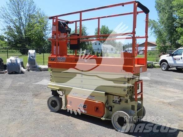 JLG 2632ES Saksilavat