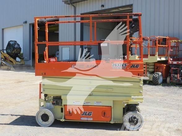 JLG 2632ES Saksilavat