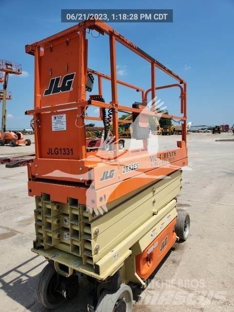 JLG 2632ES Saksilavat
