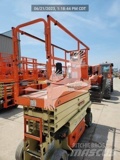 JLG 2632ES Saksilavat