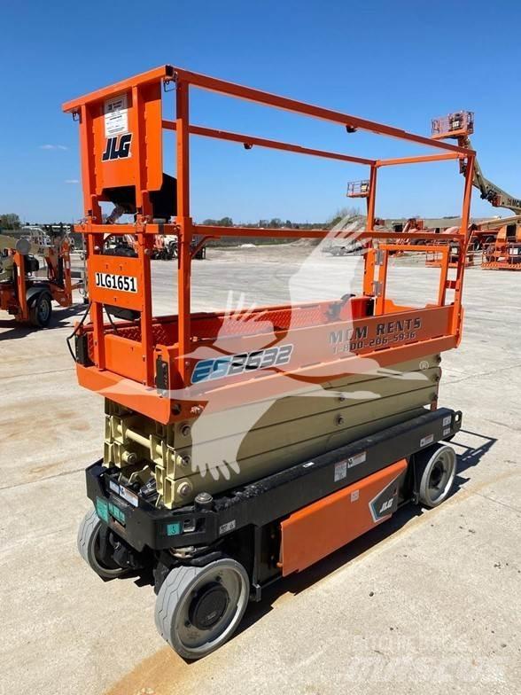 JLG 2632ES Saksilavat
