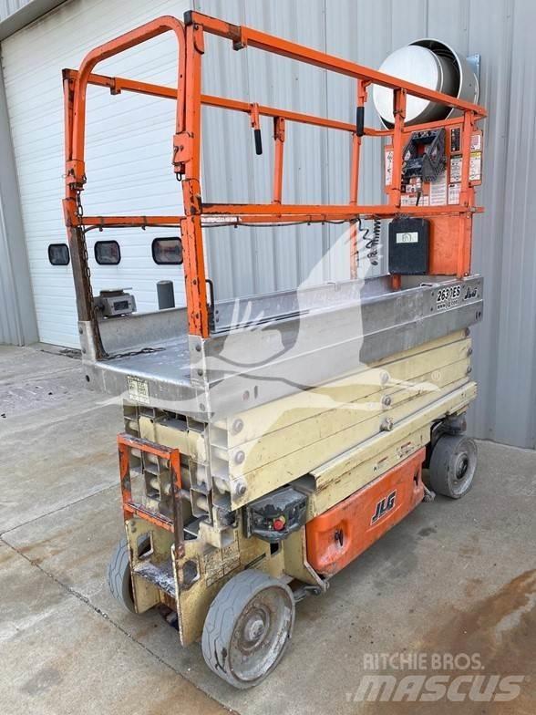 JLG 2632ES Saksilavat