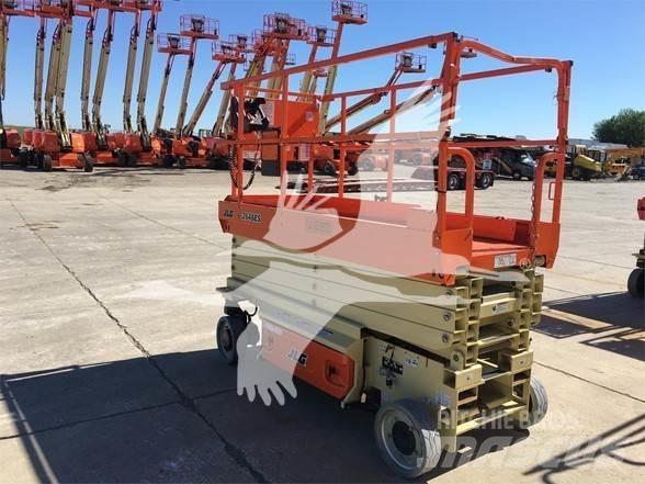 JLG 2646ES Saksilavat