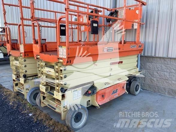 JLG 3246ES Saksilavat
