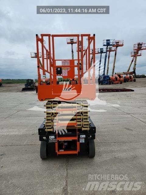 JLG 4045R Saksilavat