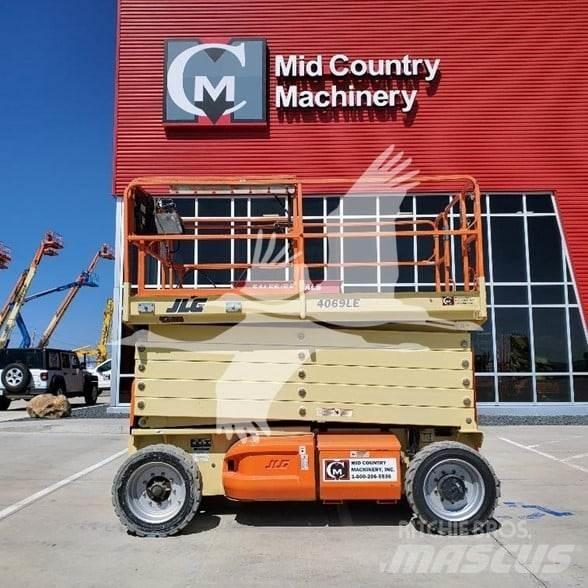 JLG 4069LE Saksilavat