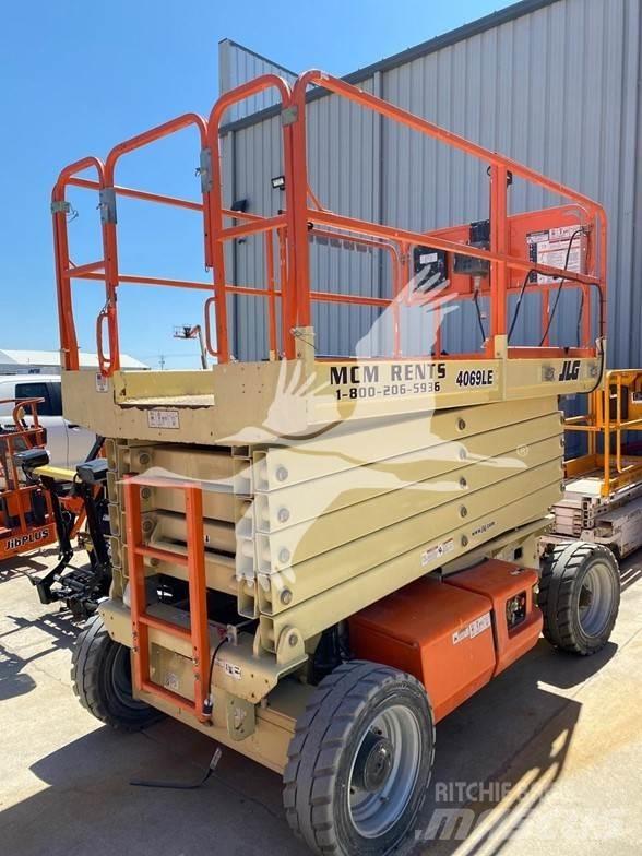 JLG 4069LE Saksilavat
