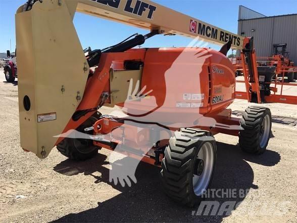 JLG 600AJ Kuukulkijat