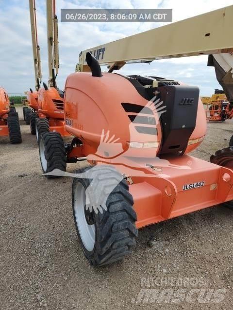 JLG 600AJ Kuukulkijat