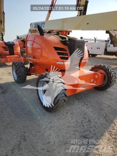 JLG 600AJ Kuukulkijat