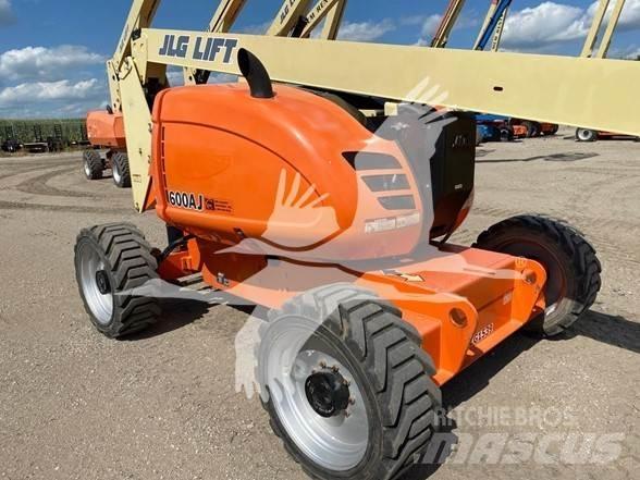 JLG 600AJ Kuukulkijat