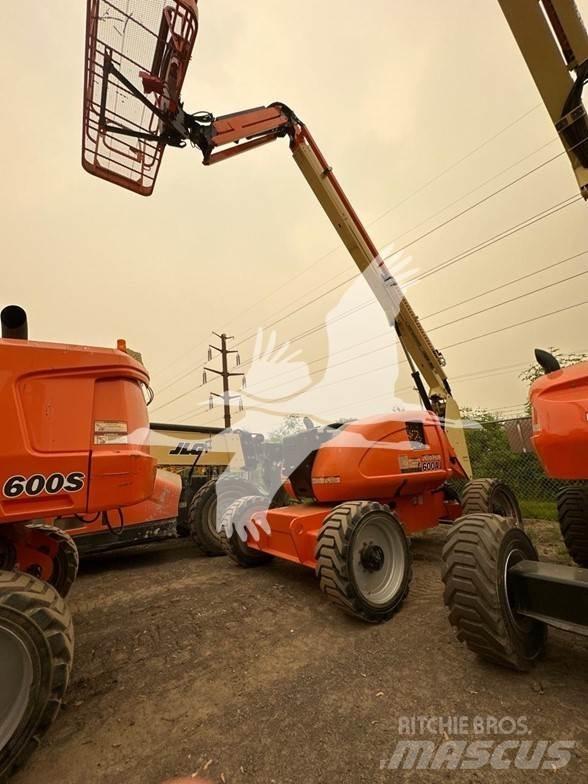 JLG 600AJ Kuukulkijat