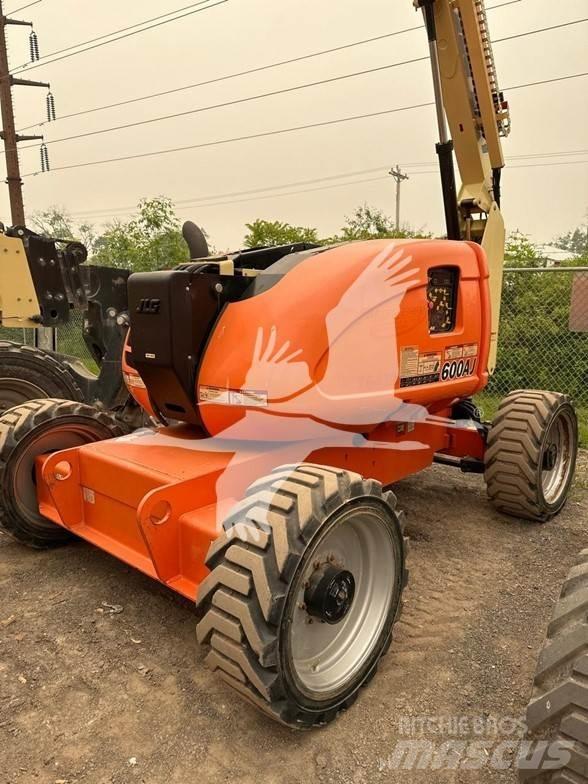 JLG 600AJ Kuukulkijat