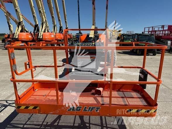 JLG 600AJ Kuukulkijat