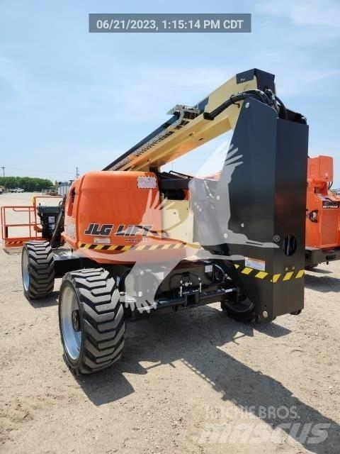 JLG 600AJ Kuukulkijat