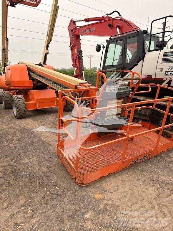 JLG 600S Teleskooppipuominostimet