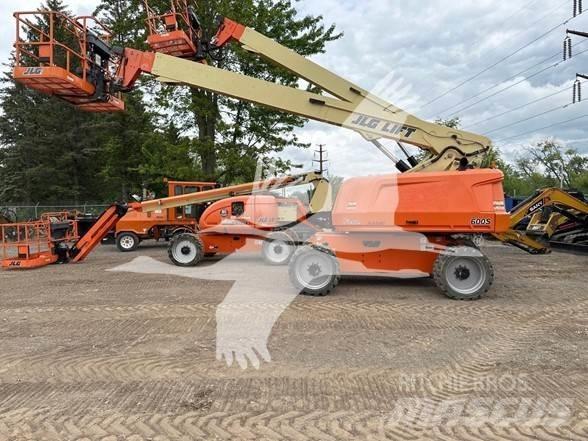 JLG 600S Teleskooppipuominostimet