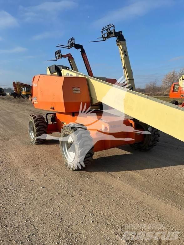 JLG 600S Teleskooppipuominostimet