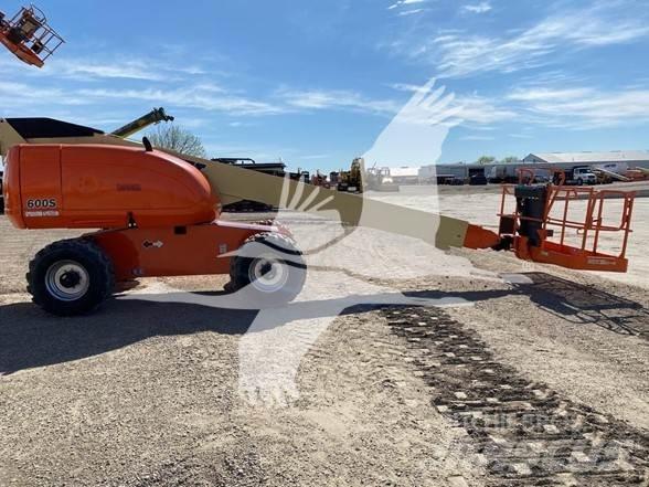 JLG 600S Teleskooppipuominostimet