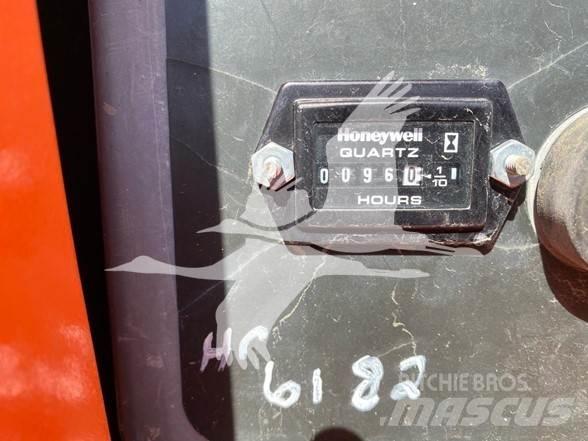JLG 600S Teleskooppipuominostimet